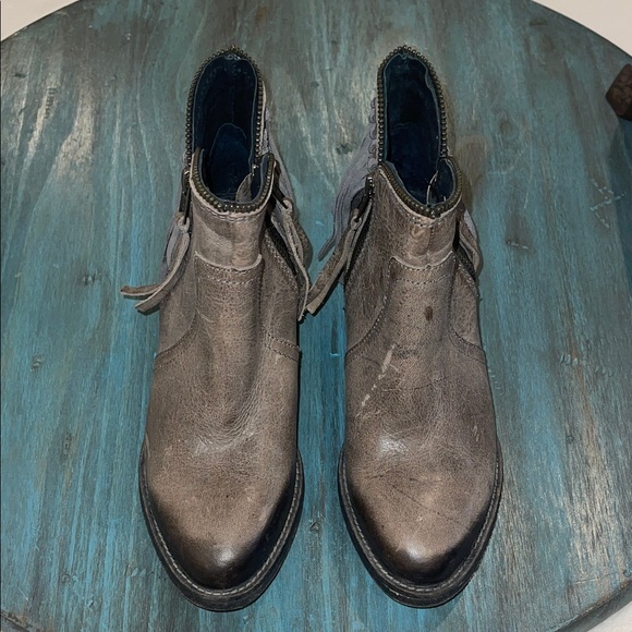 Circle G Fringe Ankle Booties | Gray Leather | Western Boho | Size 6 - Picture 7 of 13